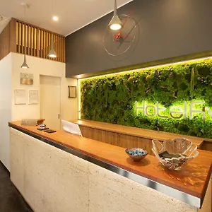 Five 3*, Milano İtalya